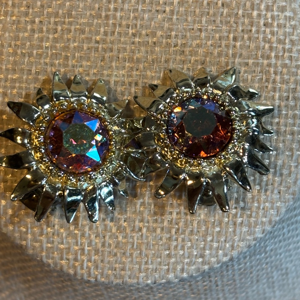 Vtg Garne Swarovski earrings